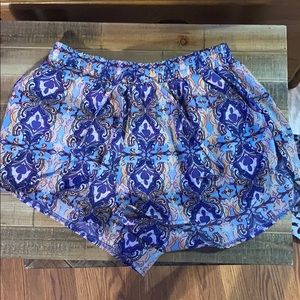 Set of flowy shorts